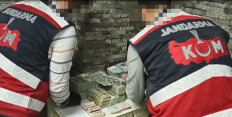 الشرطة التركية تعتقل شبكة يديرها سوري استولت على ملايين الليرات