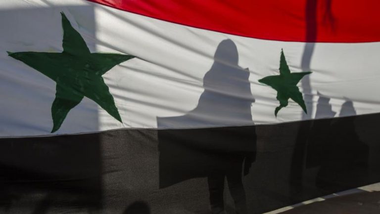 موالون للأسد: الشعب يريد تشغيل الحمام مرة في الأسبوع