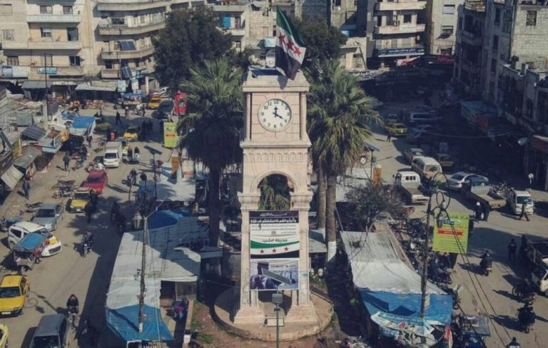 دخول أول دفعة سيارات مستعملة ترانزيت من معبر باب الهوى بإدلب