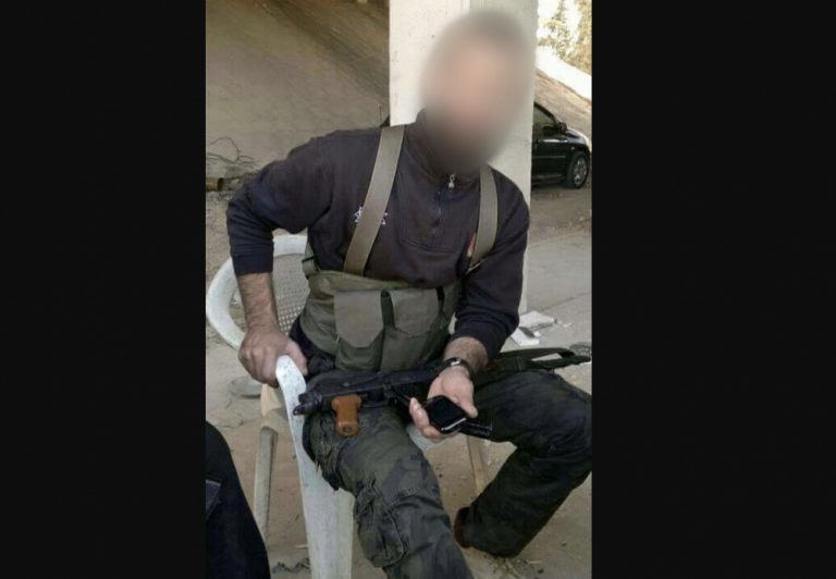 عامر..الشبيح الذي روّع دويلعة لحق باللاجئين إلى هولندا