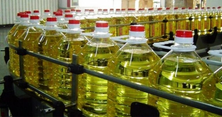 إعادة تدوير على المكشوف.. النظام يخفض سعر الزيت بعد الإفضاح عن مخزون كبير من الزيوت الفاسدة