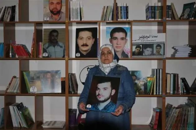 تجمع شبابي يهتم بشؤون الناجين من سجون الأسد