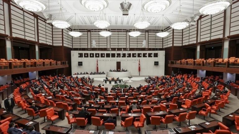 البرلمان التركي يمدد نشر عسكريين في ليبيا 18 شهرا