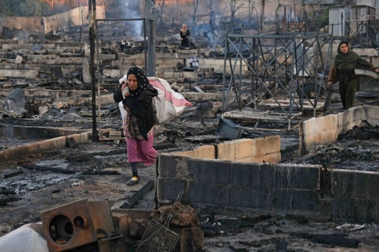 الدفاع المدني بعد حادثة مخيم المنية: استمرار غياب الحل السياسي يعمق معاناة السوريين