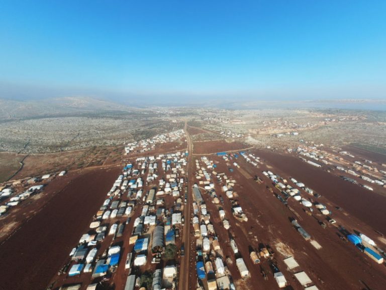 سوء التدفئة يتسبب بوفاة طفلة وإصابة أخرى في إدلب وحلب