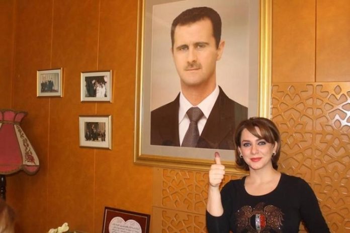 انتصار فواخرجي وسكارليت جوهانسون*