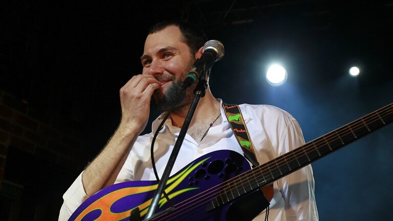 بعد انتقاده المتظاهرين..تويتر يحجب حساب ممثل روسي شهير