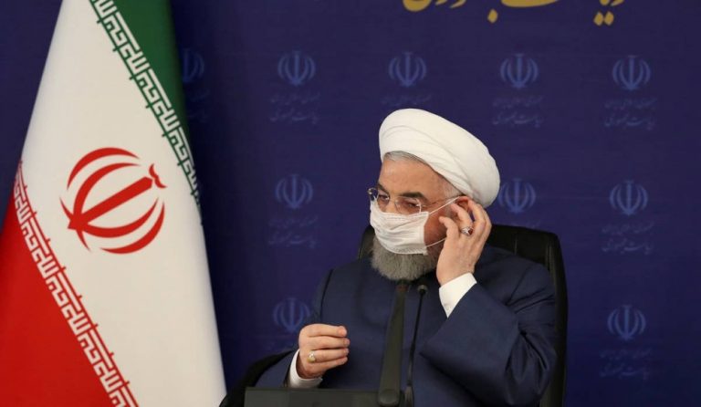روحاني يحذر من موجة كورونا رابعة تضرب إيران