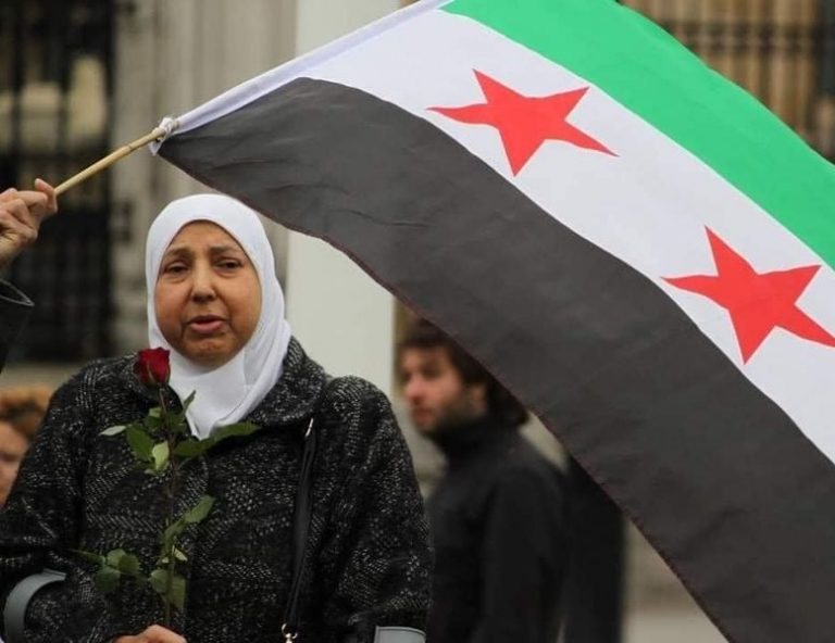 كورونا يغيّب الناشطة والفنانة السورية عصام حمزة في لندن