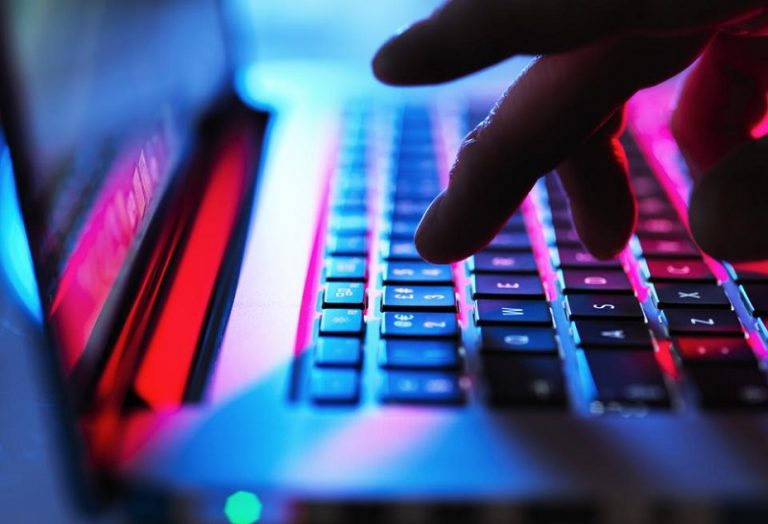 نفذت 250 هجوما حول العالم.. شبكة قرصنة مرتبطة بحزب الله لم تسلم منها حتى فلسطين