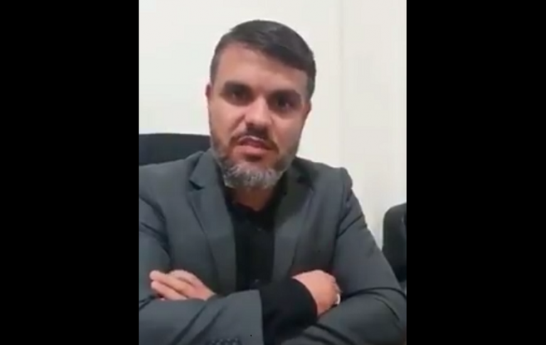 قارئ يعتذر من حزب الله لتلاوته آيات قرآنية خلال تشيع  لقمان سليم