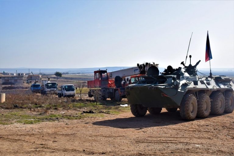 اعتراض الوحدات الكردية قافلة روسية ومروحيات تتدخل لفتح الطريق