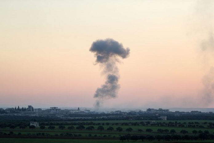 غارات روسية شمال إدلب.. وقصف مدفعي يطال مناطق في أرياف حلب وإدلب وحماة