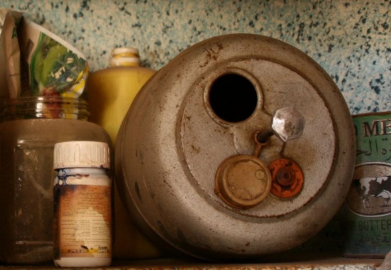 النظام يقول إنه وقّع اتفاقية مع روسيا لاستيراد البنزين والمازوت