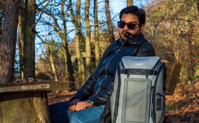 بعد حصوله على براءة اختراع.. لاجئ سوري بألمانيا يتوصل لاختراع حقيبة ذكية