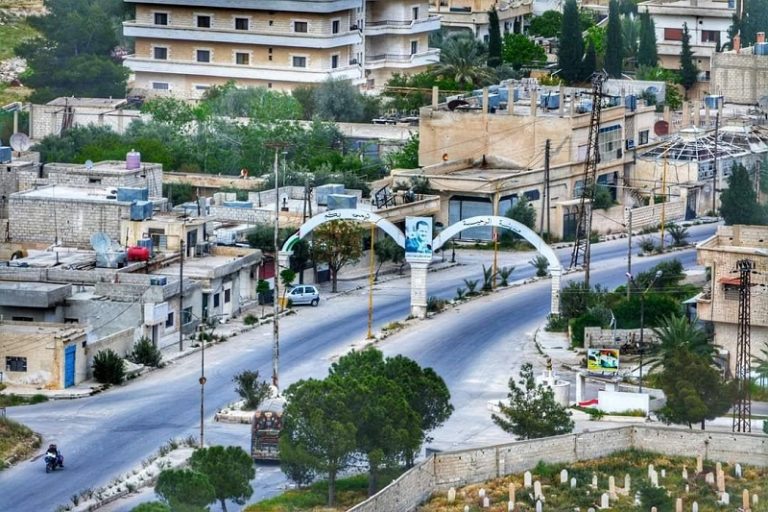 القلمون الشرقي: قوات النظام تفتش مقبرةً في الرحيبة بحثاً عن الأسلحة