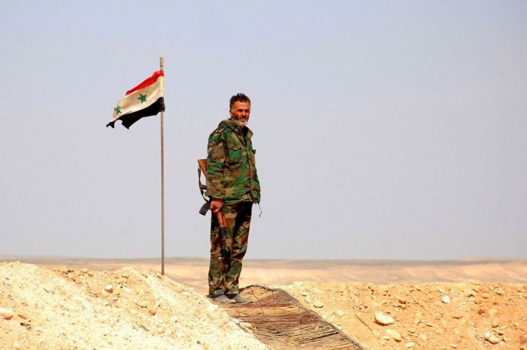 التنظيم يوقع قتلى للأسد في البادية ومخلفات الألغام تقتل مدنيين شرق حماة