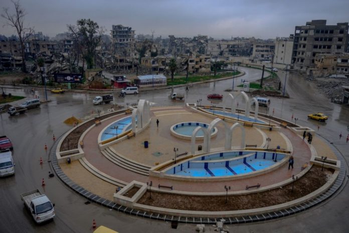 قسد تعتقل 14 شخصا من عائلة واحدة بالرقة