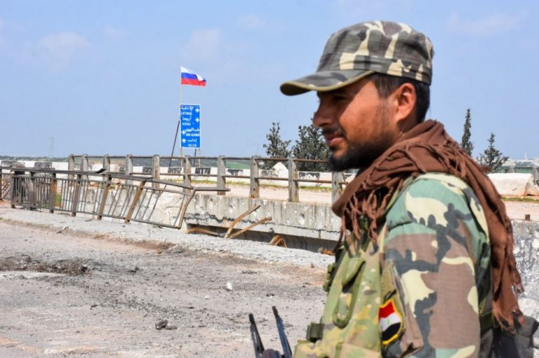 حميميم تُعلن عن فتح معابر لخروج المدنيين من إدلب