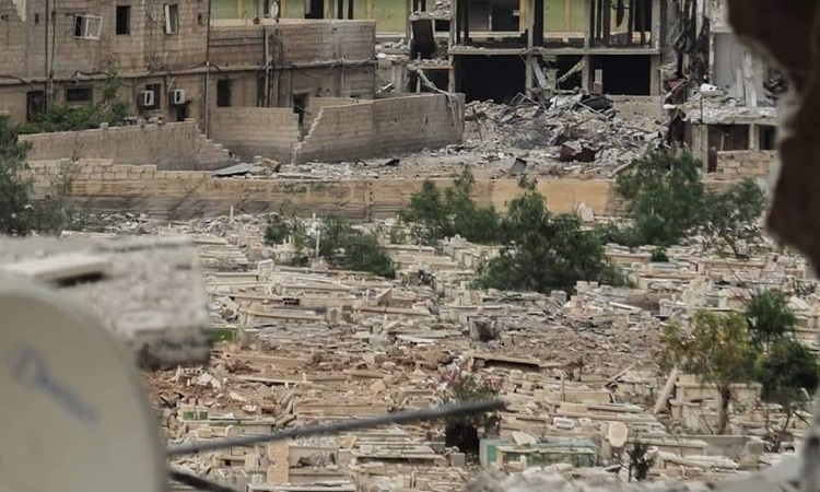 حقوقيون فلسطينيون: نبش روسيا مقبرة مخيم اليرموك جريمة حرب