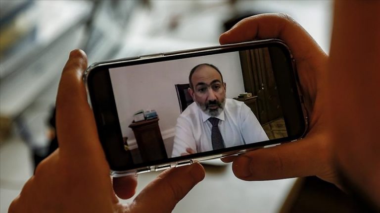 رئيس الوزراء الأرميني يواجه مطالبات من الجيش بالاستقالة