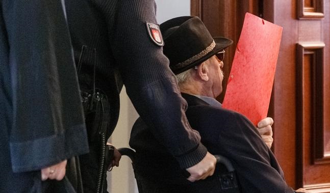 رغم بلوغه 100 عام.. اتهام حارس نازي سابق بجرائم قتل