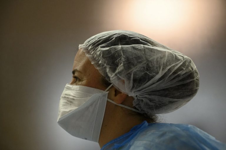 فرنسا.. 320 وفاة وأكثر من 20 ألف إصابة جديدة بفيروس كورونا