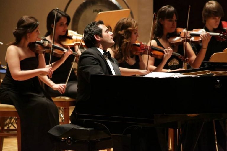 مالك جندلي يطلق سيمفونية جديدة يعود ريعها لأطفال سوريا