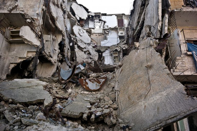 العثور على طفلة متفسخة في أحد الأبنية المهجورة بحلب