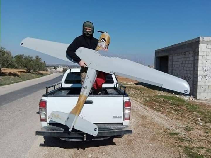 الفتح المبين تُسقط طائرة استطلاع روسية وتقنص ضابطاً للأسد جنوب إدلب