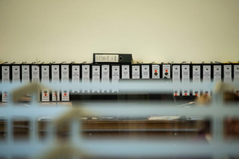 بعد رسلان.. الألمان يشرعون في محاكمة سوريين لتورطهما في إعدام ضابط منشق