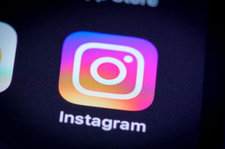 أنستغرام تطلق غرفا حية تتيح إمكانية التصوير والبث المباشر للمحادثات