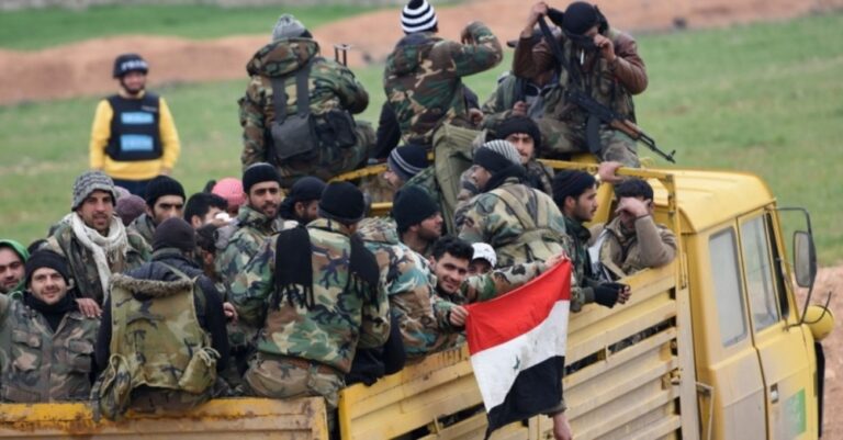 قوات الأسد تُرسل 500 عنصر مع عتادهم الثقيل إلى إدلب