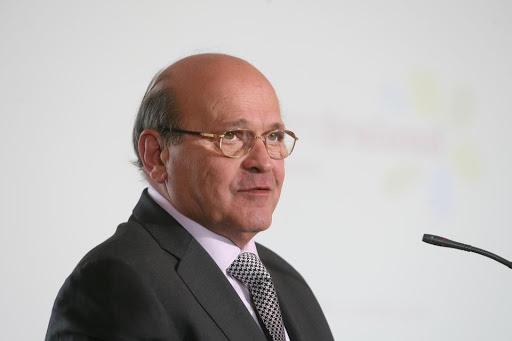 سفير سوريا السابق في لندن يطالب برفع العقوبات عن النظام