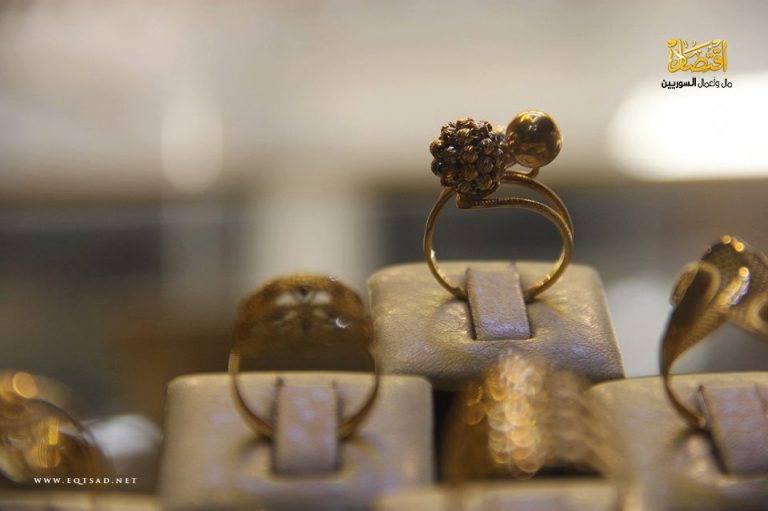 دولار الذهب في دمشق يتجاوز حاجز الـ 3900 ليرة