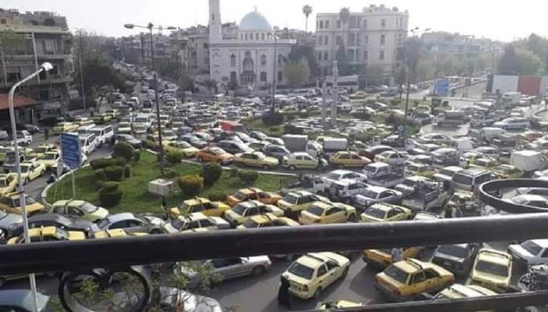 النظام يُنذر السوريين بتفاقم مرتقب لأزمة الوقود