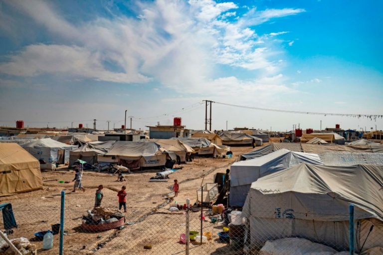 مقتل لاجئ عراقي بمخيم الهول شرقي الحسكة