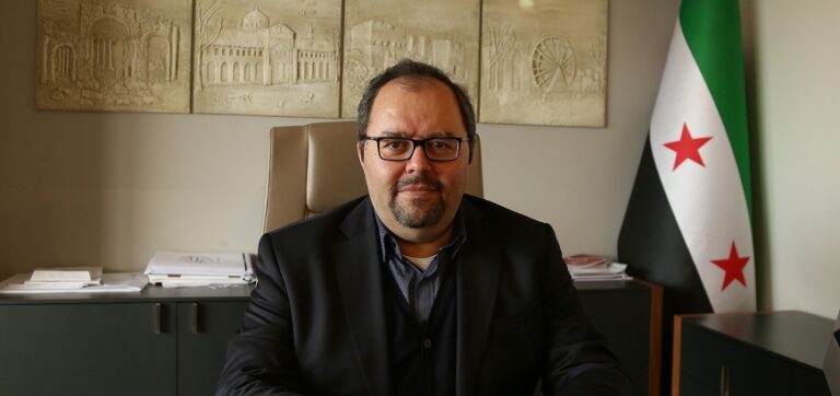 مصطفى صبّاغ: المشهد السوري مجمّد عند مصالح الدول ولا أفق للحل السياسي