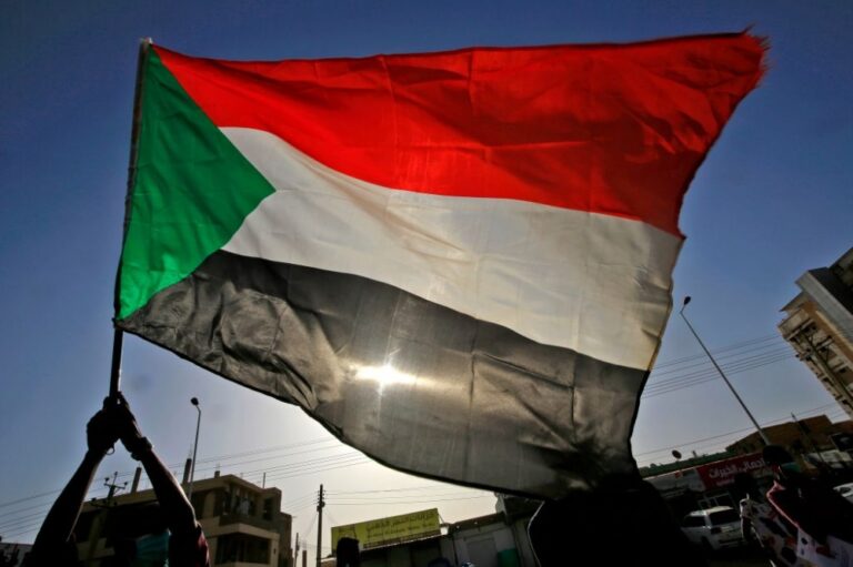 واشنطن تدعو ساسة السودان لتشكيل حكومة ممثلة لجميع الأطياف