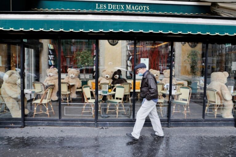 فرنسا: فرض الإغلاق التام في باريس ومناطق أخرى لمدة شهر