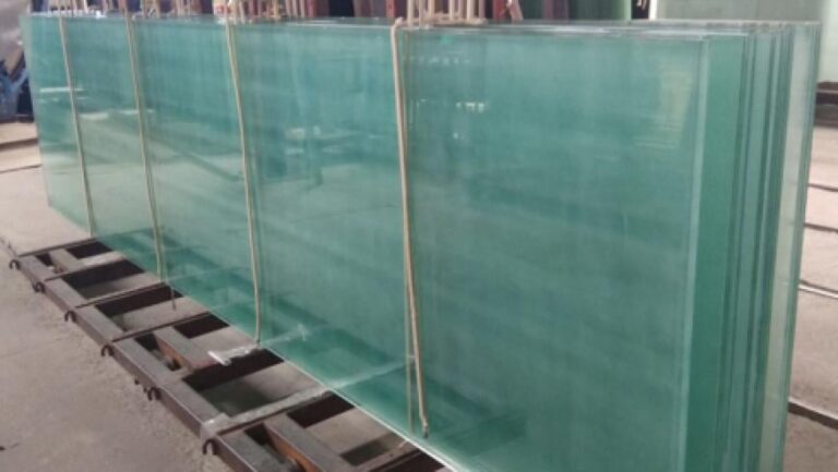 مسؤول يحذر من قرار سيغلق معامل الزجاج في مناطق النظام