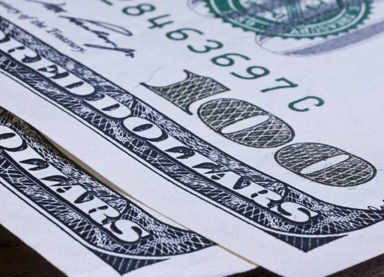 أسعار العملات في سوريا ظهيرة الثلاثاء