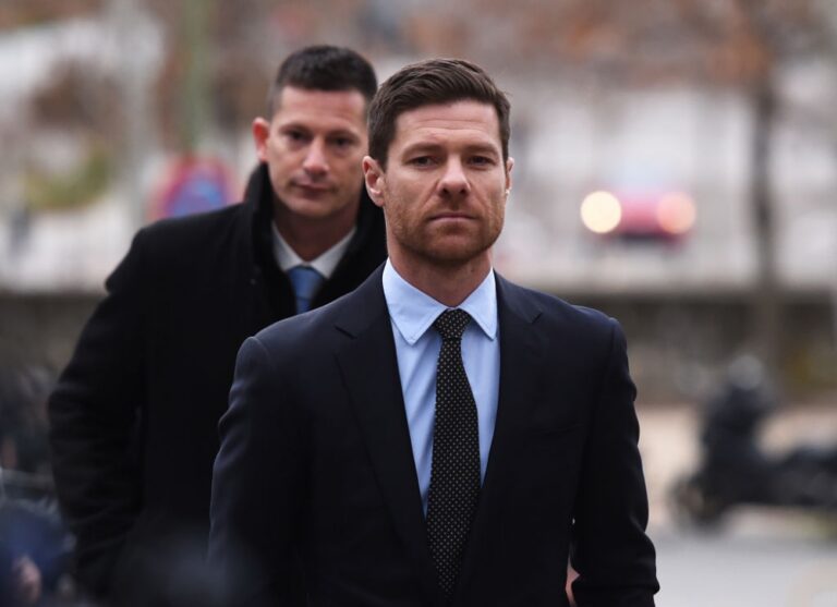 تقارير: ألونسو يتولى تدريب مونشنغلادباخ الموسم المقبل