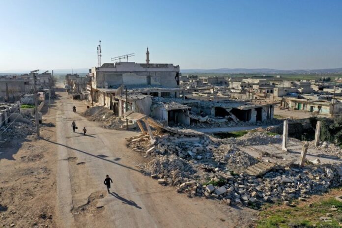 مخلفات روسيا تقتل طفلا في حلب، ومجهولون يقتلون عنصرين لـالهيئة في إدلب