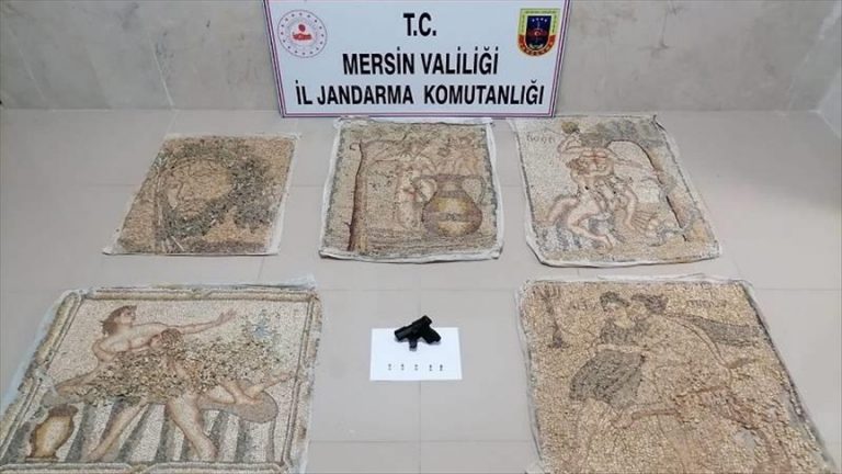 ضبط 5 لوحات فسيفسائية أثرية في مرسين التركية