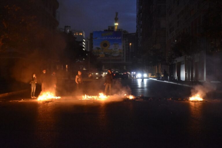 تجدد الاحتجاجات في لبنان وسط تدهور الأوضاع الاقتصادية