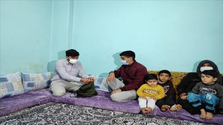 اسطنبول.. سوري يعثر على حقيبة بداخلها ذهب ويعيدها لصاحبها