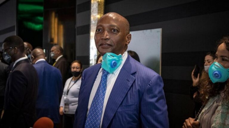 انتخاب الملياردير موتسيبي رئيسا للاتحاد الإفريقي لكرة القدم