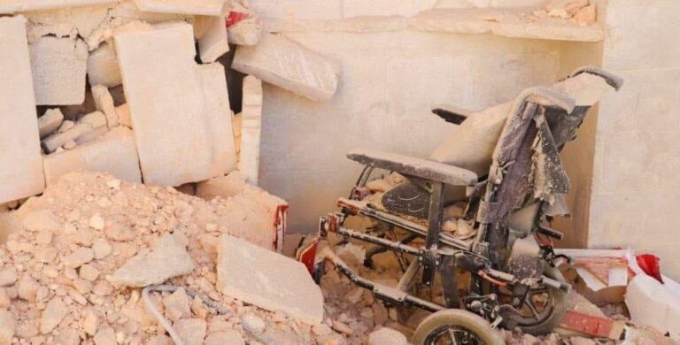 الشبكة السورية تدين استهداف النظام لمستشفى الأتارب الجراحي