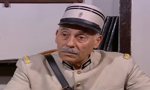 فنان موالٍ يتساءل كيف لمرتبه التقاعدي شراء كيلو لحمة فقط